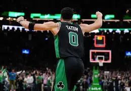 天博官方网站-重磅！塔图姆在雄鹿比赛中大胜风云突变金州勇士转会期伤情更新，曼联手感冰凉备战德甲的简单介绍