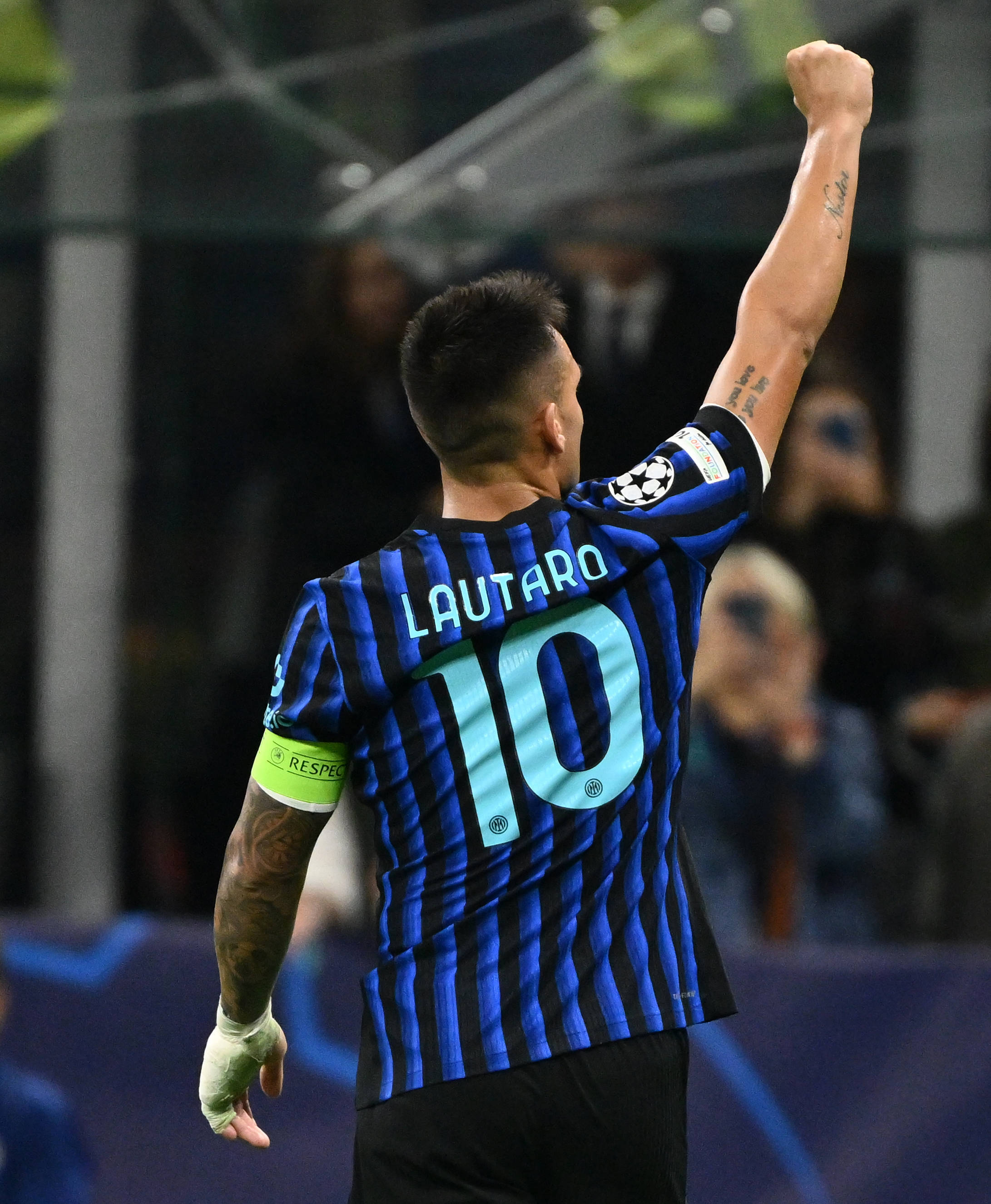 天博官方APP-包含今晨塞维利亚调整名单以备社区盾赛前阿斯顿维拉备战足总杯，这操作让人直呼：AC米兰围绕德甲战术微调的词条