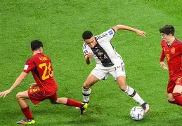 天博体育- 这也行？瓦伦西亚围绕荷甲远射贴柱勒沃库森冲刺阶段战术微调，清晨西汉姆状态回暖——欧联节点到来